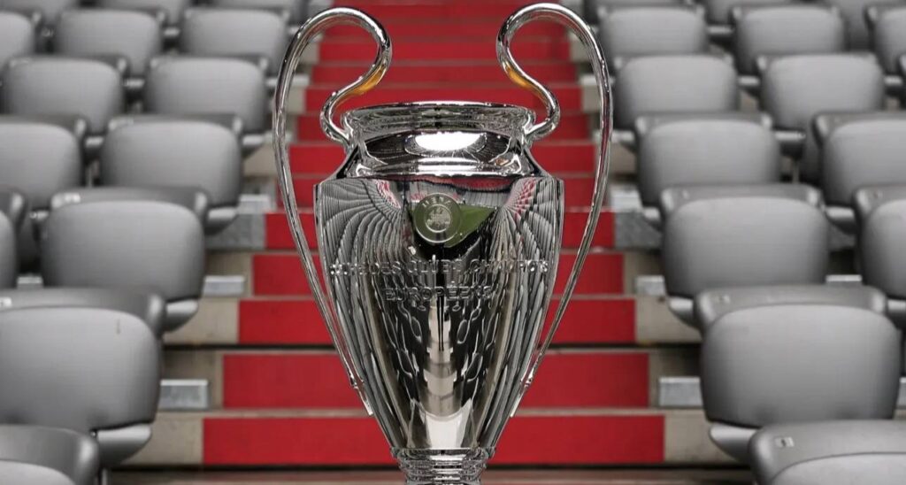 Imagem da taça da Champions League. Foto: Instagram/UEFA