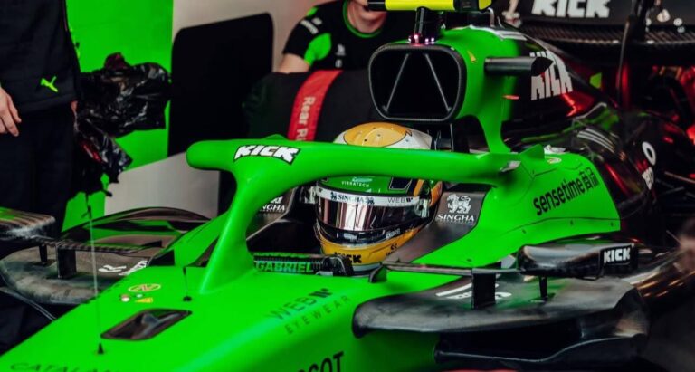 Gabriel Bortoleto dentro do carro da Fórmula 1. Foto: Instagram/Bortoleto