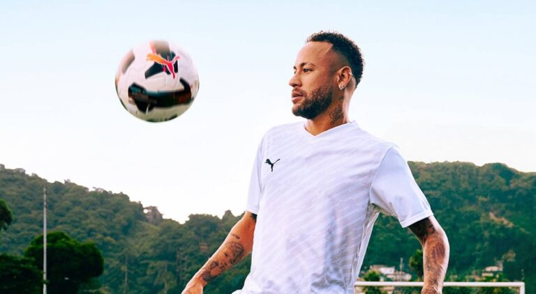 Imagem de Neymar, atacante do Santos, em foto no CT Rei Pelé. Foto: Divulgação