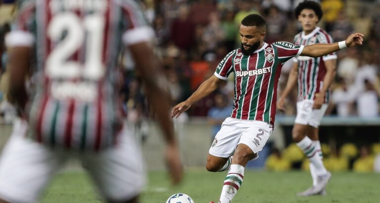 Imagem do lateral-direito Samuel Xavier em ação pelo Fluminense. Foto: Lucas Merçon/Fluminense