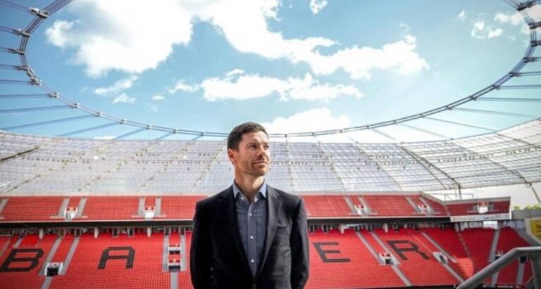 Imagem de Xabi Alonso no estádio do Bayer Leverkusen. Foto: Instagram/Bayer