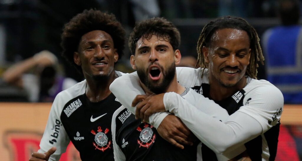 Yuri Alberto em comemoração de gol para o Corinthians junto aos companheiros. Foto: José Manoel Idalgo/Corinthians