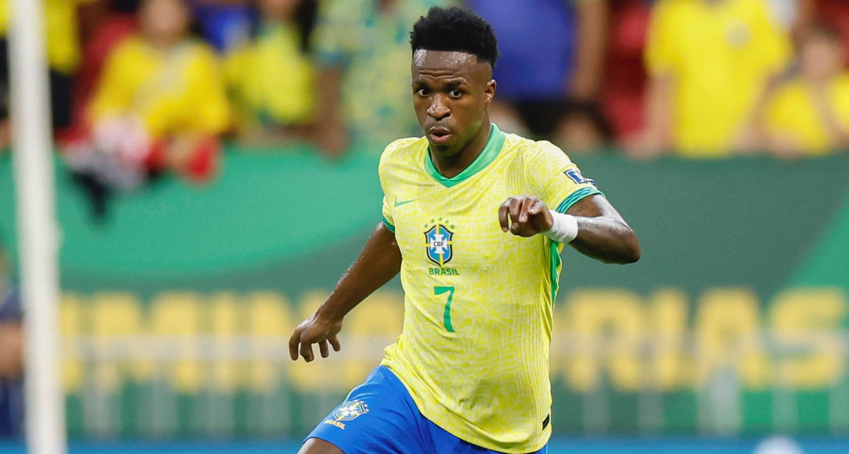 Imagem do atacante Vinícius Júnior em ação pela Seleção Brasileira. Foto: Rafael Ribeiro/CBF