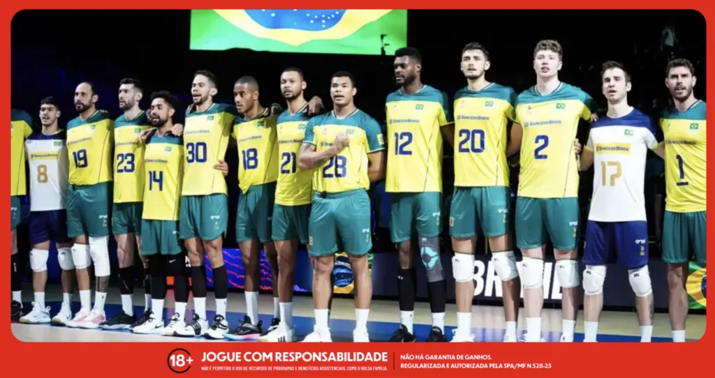 Imagem dos jogadores da Seleção Brasileira Masculina de Vôlei perfilados em quadra. Foto: Divulgação/Volleyball World