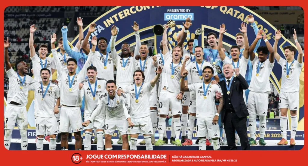 Time do Real Madrid em comemoração do título da Copa Intercontinental na temporada passada. Foto: Divulgação/Real Madrid