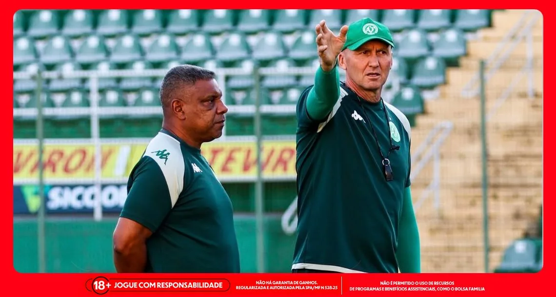 Imagem ilustrativa do técnico Gilmar Dal Pozzo (D) em treino da Chapecoense. Foto: Instagram/Chape