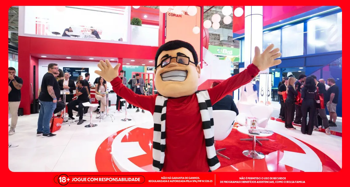 Imagem ilustrativa do "Seu Carlinhos" em stand da MC Games